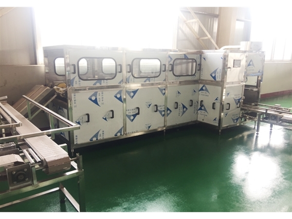 300桶全自動(dòng)大桶灌裝主機(jī)